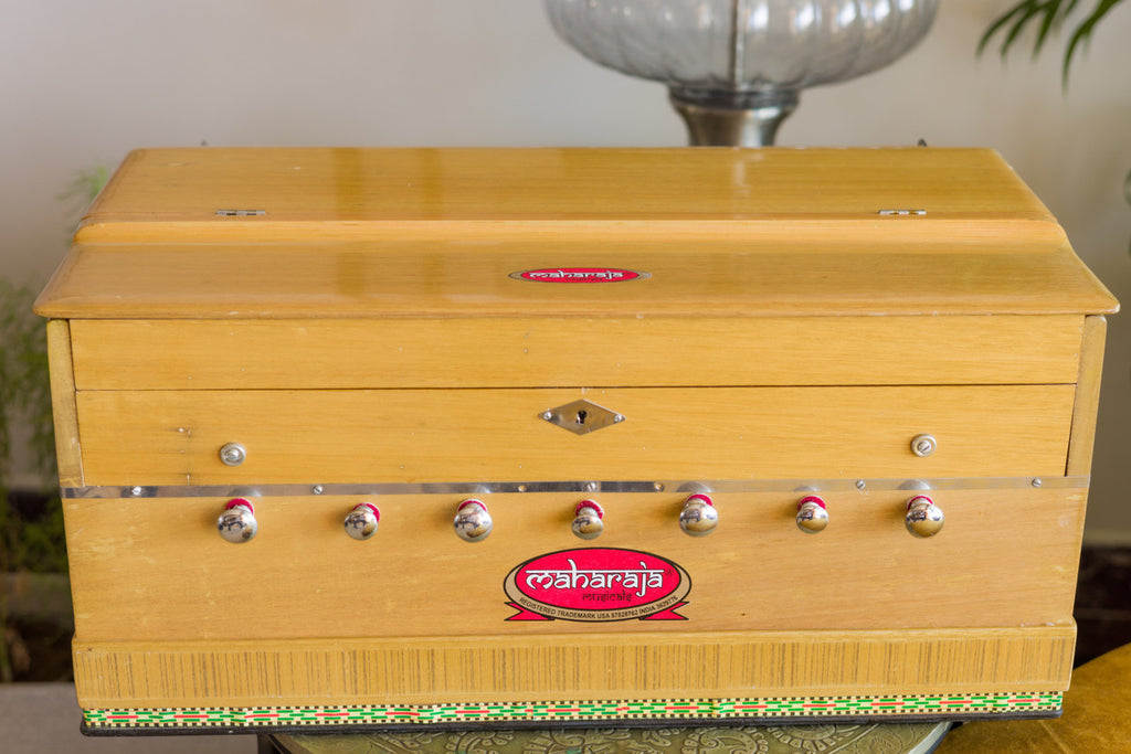 MAHARAJA Harmonium, 7-Stop, Natural Color, Bag  ABF