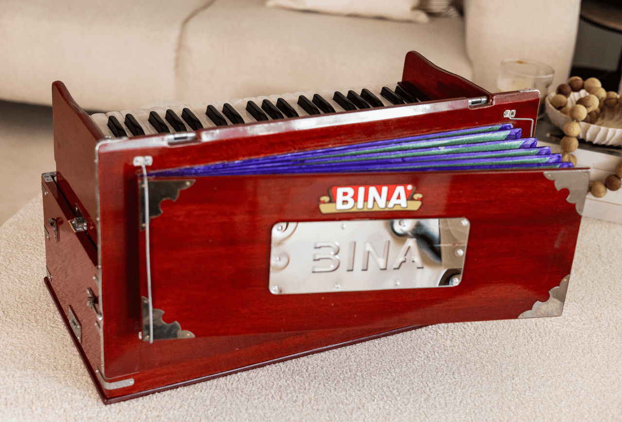 BINA NO. 23B Kirtan Harmonium, Folding, 2 Reed 3.5 Octave, Coupler AGH