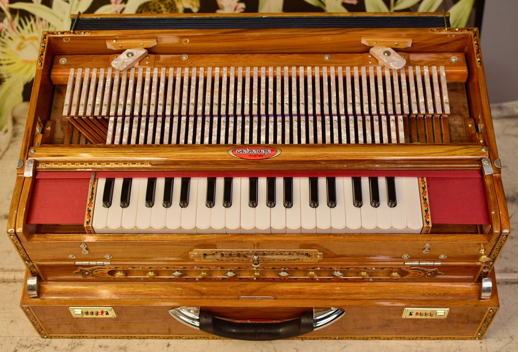 Maharaja Musicals Premium Calcutta Harmonium, 4/13 Scale Changer, Natural BBH