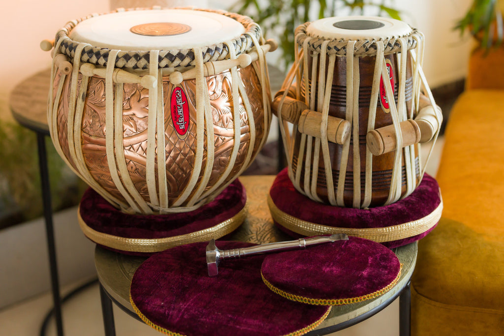MAHARAJA MUSICALS Designer Tabla, 3.5KG Copper Bayan Finest Dayan, Hammer CJH