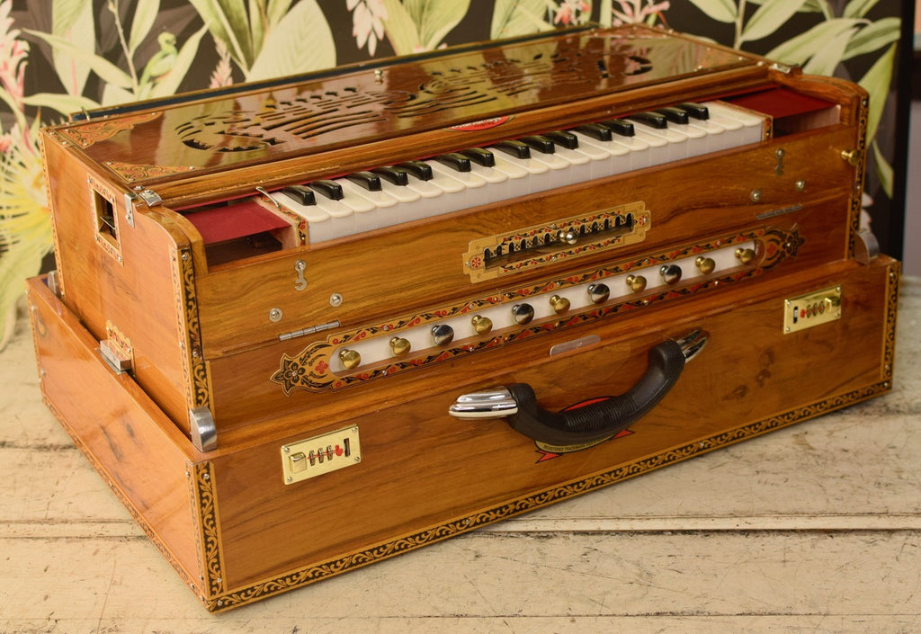 Maharaja Musicals Premium Calcutta Harmonium, 4/13 Scale Changer, Natural BBH