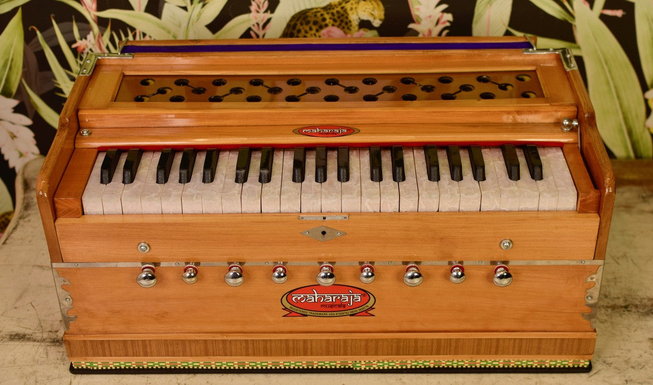 MAHARAJA MUSICALS Harmonium No. AABG - 9 Stopper, A440, 42 keys, Natural Color, With Coupler