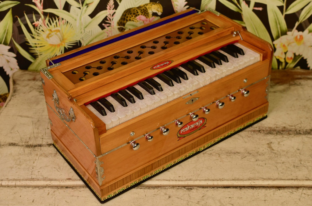 MAHARAJA MUSICALS Harmonium No. AABG - 9 Stopper, A440, 42 keys, Natural Color, With Coupler