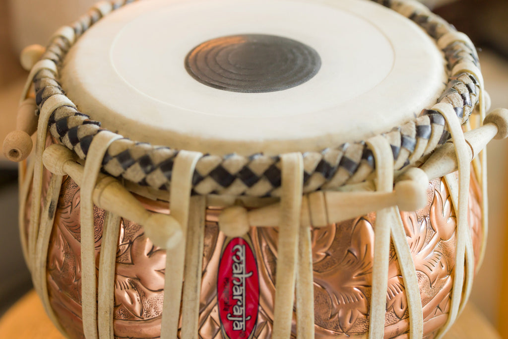 MAHARAJA MUSICALS Designer Tabla, 3.5KG Copper Bayan Finest Dayan, Hammer CJH