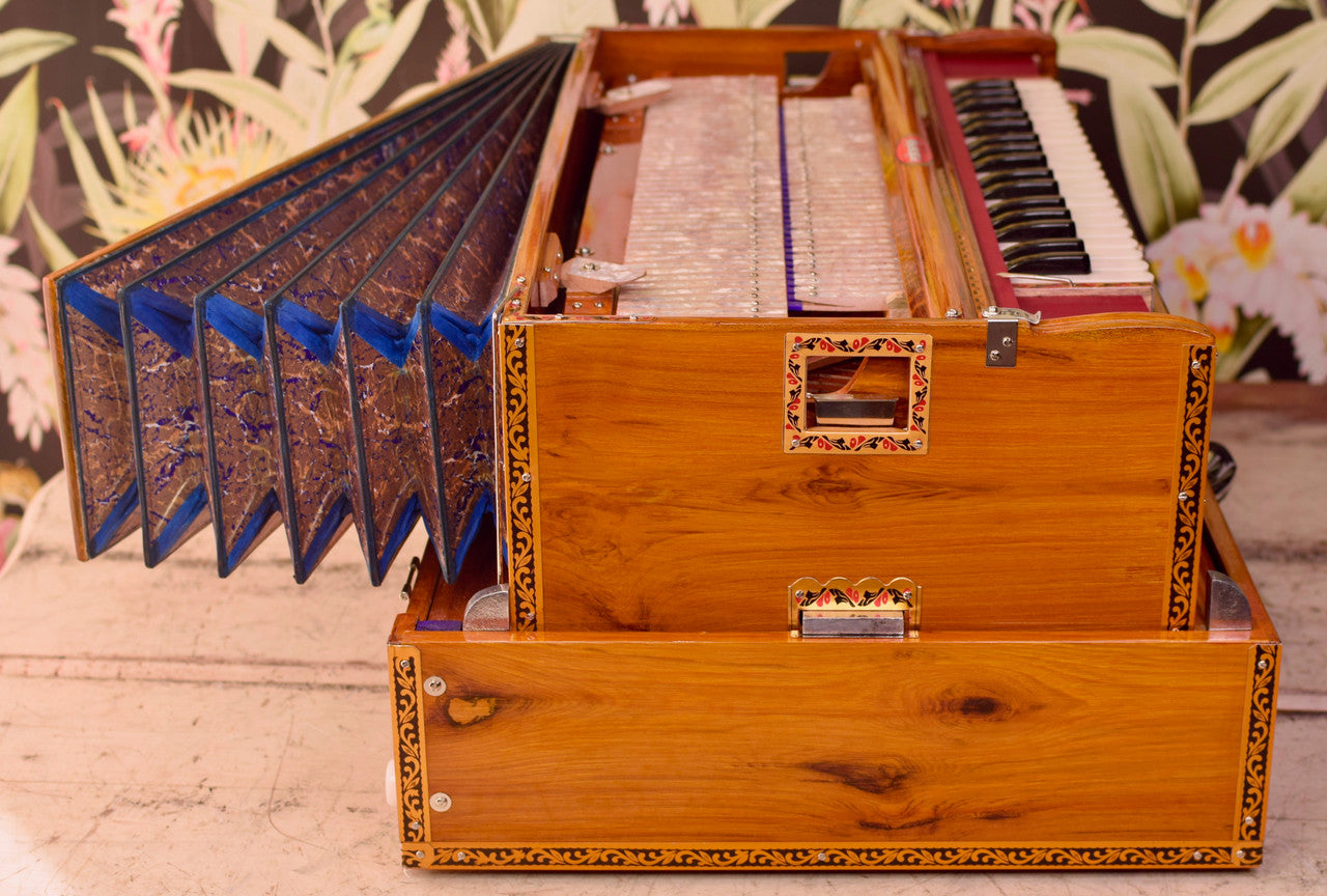 Maharaja Musicals Premium Calcutta Harmonium, 4/13 Scale Changer, Natural BBH