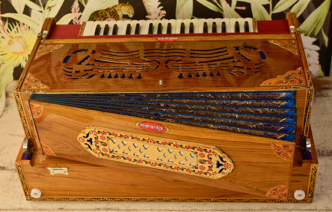 Maharaja Musicals Premium Calcutta Harmonium, 4/13 Scale Changer, Natural BBH
