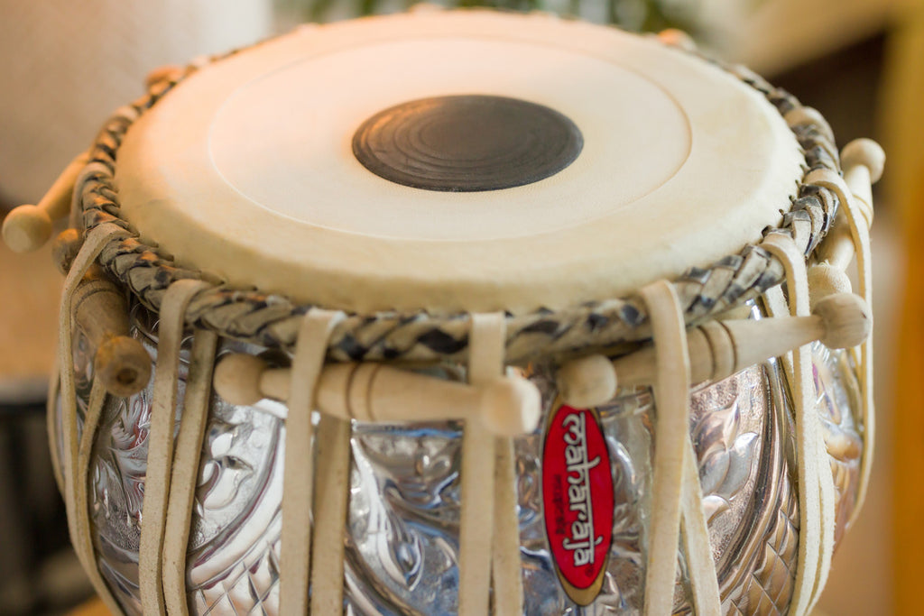 MAHARAJA Concert Designer Copper Tabla Drum Set, 4.5 Kg Copper Bayan, Finest Dayan, Padded Bag, Hammer, Cushions & Cover - (BR-FI)