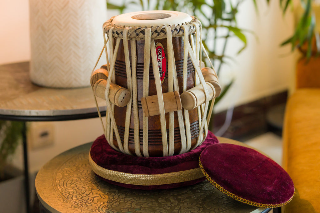 MAHARAJA MUSICALS Designer Tabla, 3.5KG Copper Bayan Finest Dayan, Hammer CJH