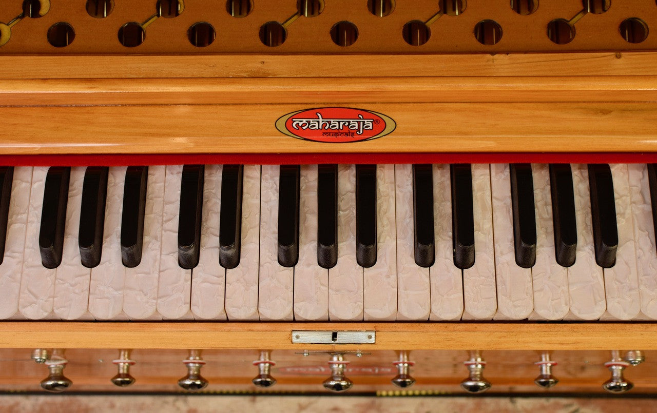 MAHARAJA MUSICALS Harmonium No. AABG - 9 Stopper, A440, 42 keys, Natural Color, With Coupler