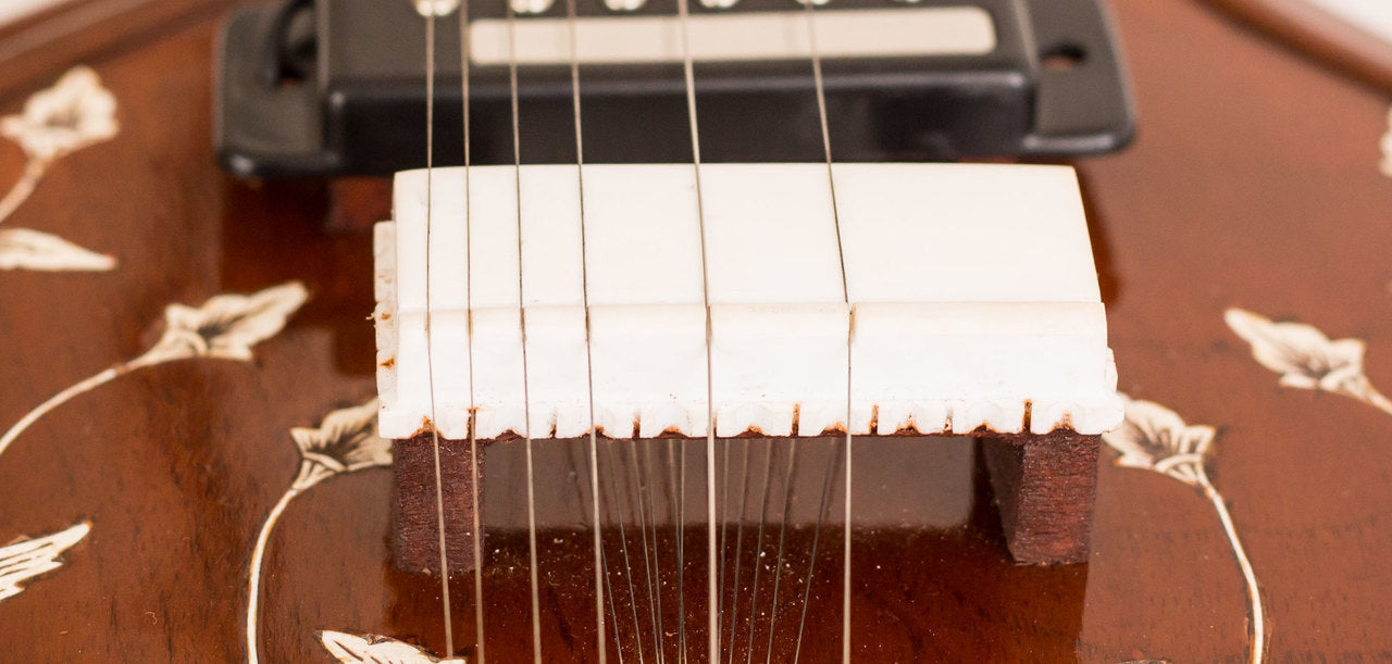Kanai Lal Electric Sitar, Tun Wood