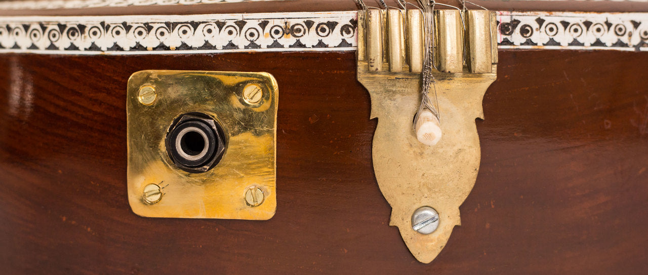 Kanai Lal Electric Sitar, Tun Wood